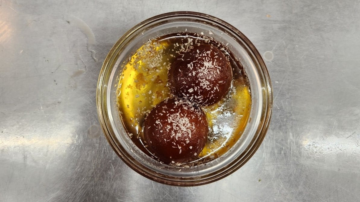 Gulab Jamun 1 lb Approx 7-9 pc.