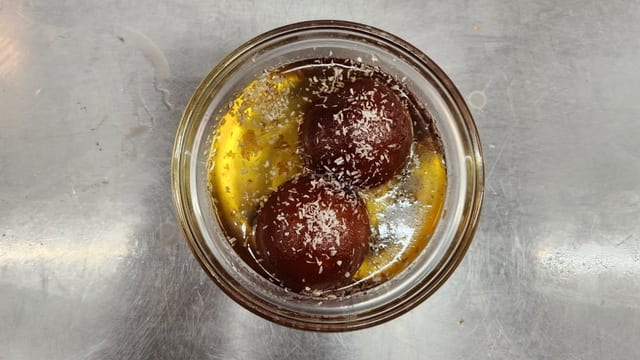 Gulab Jamun 1 lb Approx 7-9 pc.