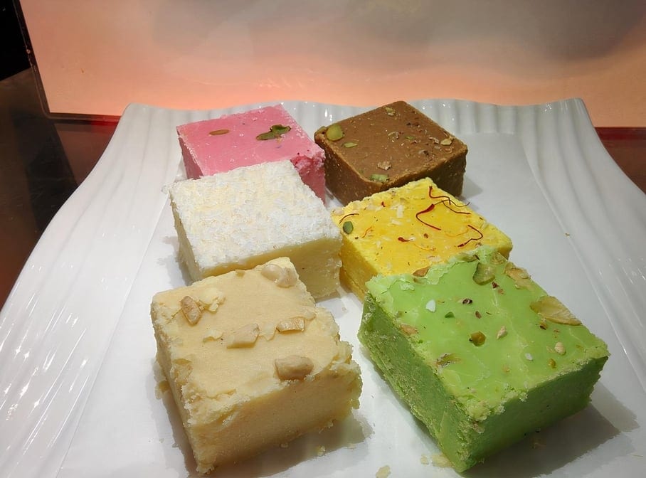 Mixed Sweets - 1 Pound (Approx 8-10 pc).